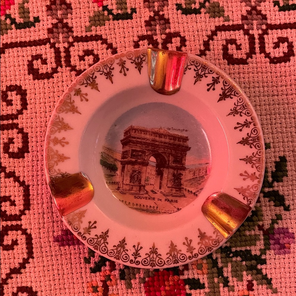 Porcelaine Ashtray Art From Limoges (France)